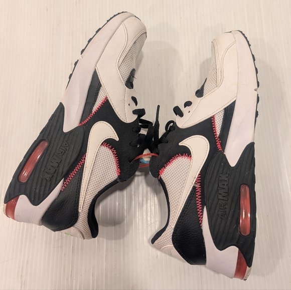 NIKE Air Max Excee Youth Kids Sneakers Black White Flash Crimson Shoes Size 6.5 - Picture 9 of 11